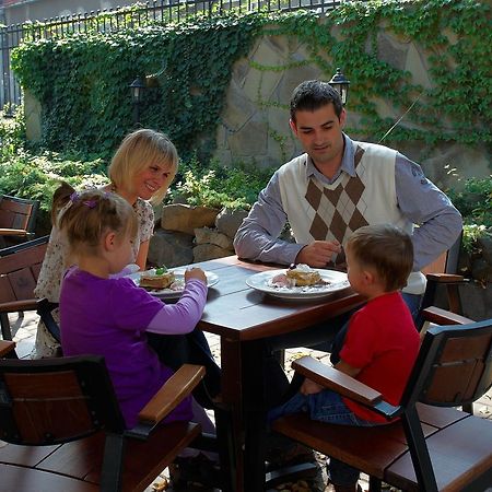 Hotel Sutoris Bochnia Dış mekan fotoğraf